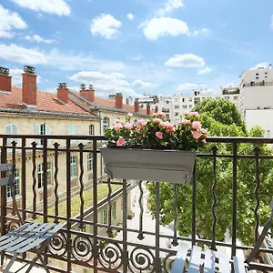 Aparthotel Yays Zola By Numa Paris